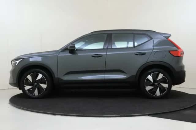 Volvo EX40 (2025) thumbnail 2