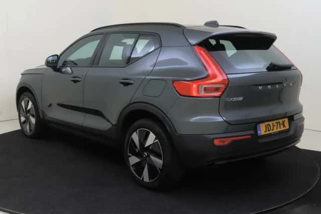 Volvo EX40 (2025) thumbnail 4