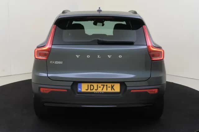 Volvo EX40 (2025) thumbnail 5