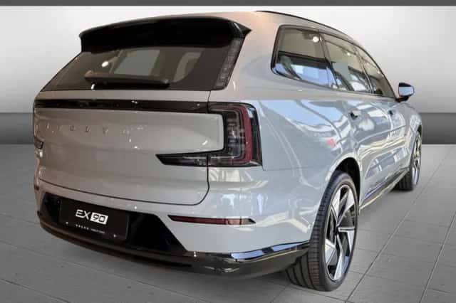 Volvo EX90 (2025) thumbnail 4