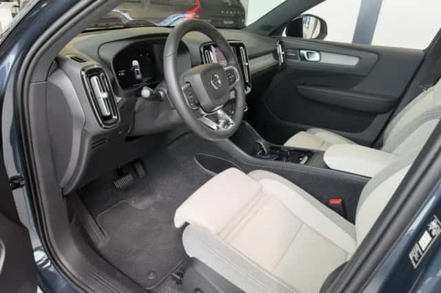 Volvo EX40 (2026) thumbnail 6