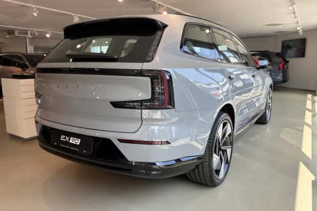 Volvo EX90 (2026) thumbnail 2