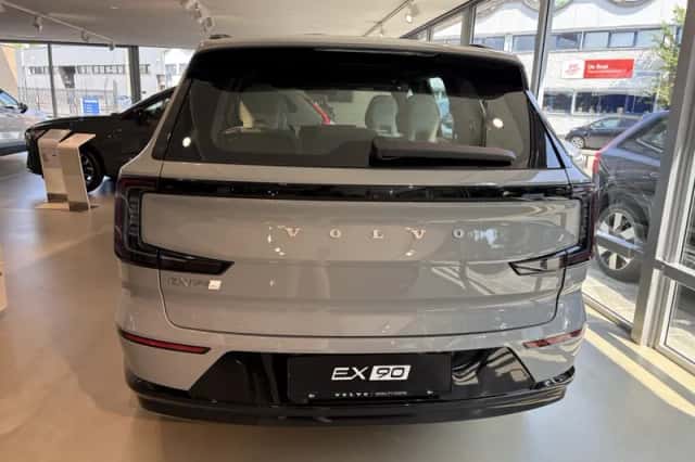 Volvo EX90 (2026) thumbnail 5