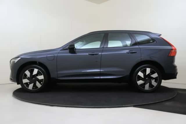 Volvo XC60 (2025) thumbnail 2