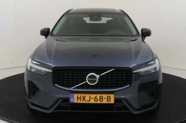 Volvo XC60 (2025) thumbnail 3