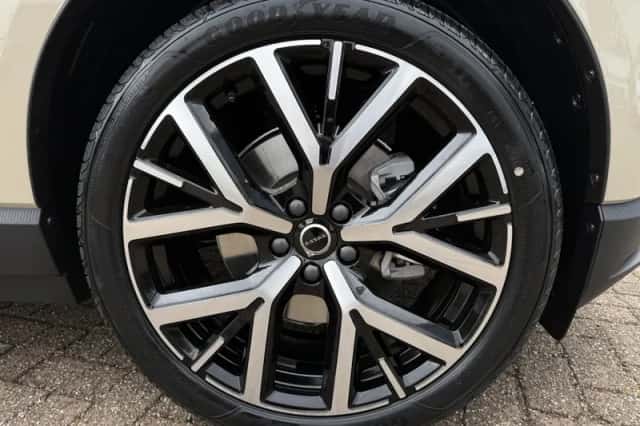 Volvo EX30 (2026) thumbnail 5