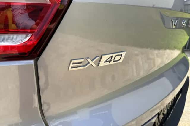 Volvo EX40 (2025) thumbnail 6