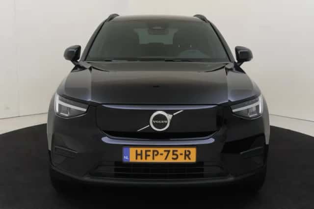 Volvo EX40 (2025) thumbnail 3