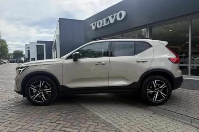 Volvo XC40 (2026) thumbnail 2