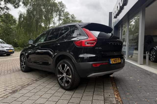 Volvo XC40 (2021) thumbnail 3