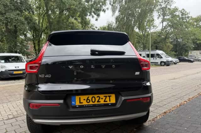 Volvo XC40 (2021) thumbnail 4