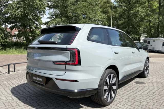 Volvo EX90 (2025) thumbnail 4