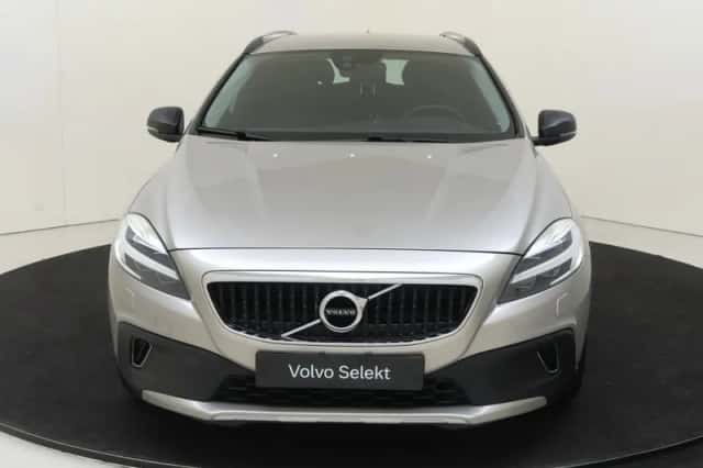 Volvo V40 Cross Country (2017) thumbnail 3