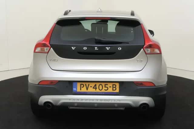 Volvo V40 Cross Country (2017) thumbnail 5