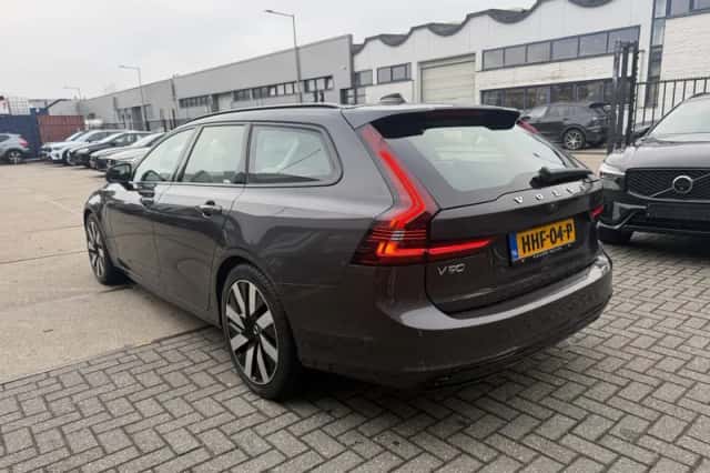 Volvo V90 (2025) thumbnail 3