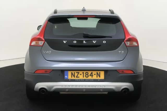 Volvo V40 Cross Country (2017) thumbnail 5