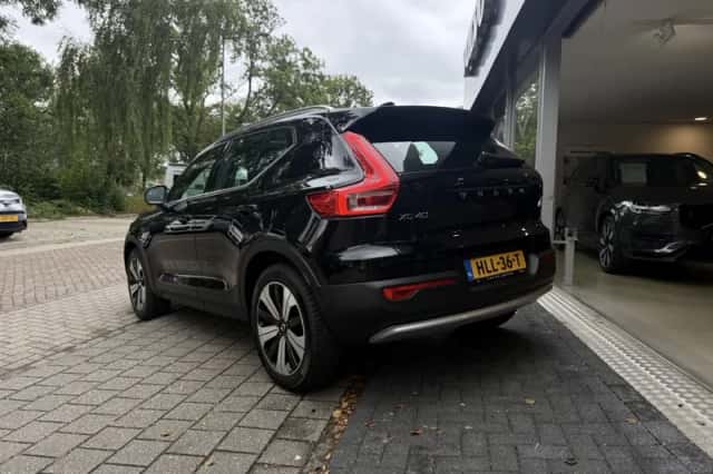 Volvo XC40 (2022) thumbnail 3