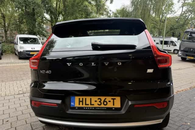 Volvo XC40 (2022) thumbnail 4