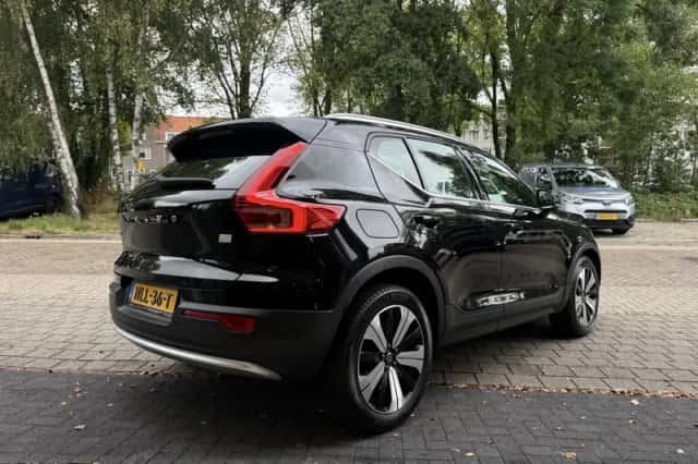 Volvo XC40 (2022) thumbnail 5