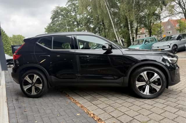 Volvo XC40 (2022) thumbnail 6