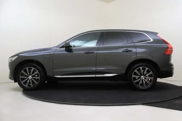 Volvo XC60 (2020) thumbnail 2
