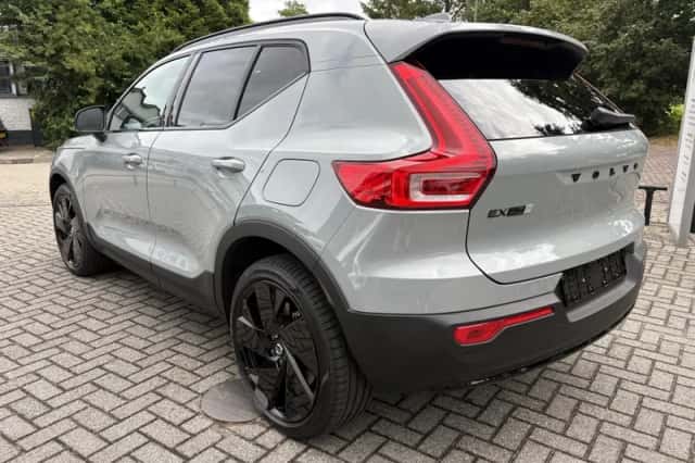 Volvo EX40 (2025) thumbnail 3