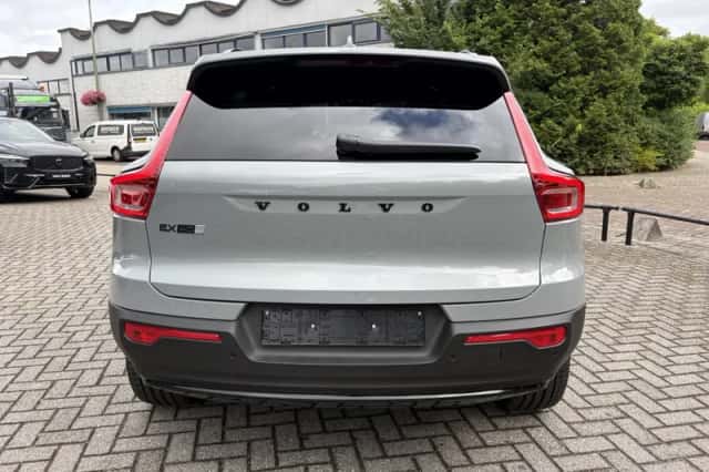 Volvo EX40 (2025) thumbnail 4