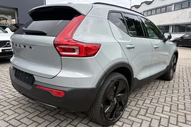 Volvo EX40 (2025) thumbnail 5