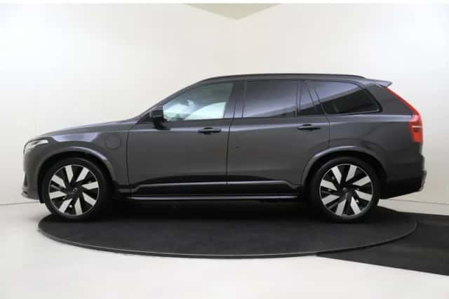 Volvo XC90 (2025) thumbnail 2