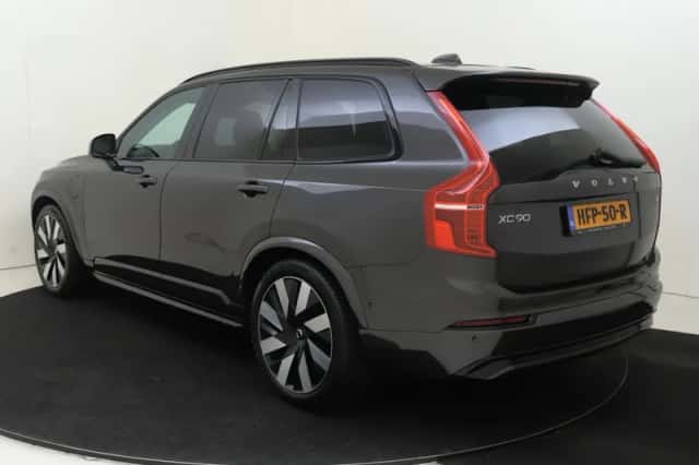 Volvo XC90 (2025) thumbnail 4
