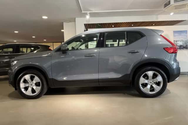 Volvo XC40 (2019) thumbnail 2
