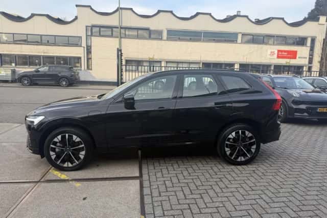 Volvo XC60 (2025) thumbnail 2
