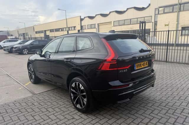 Volvo XC60 (2025) thumbnail 3