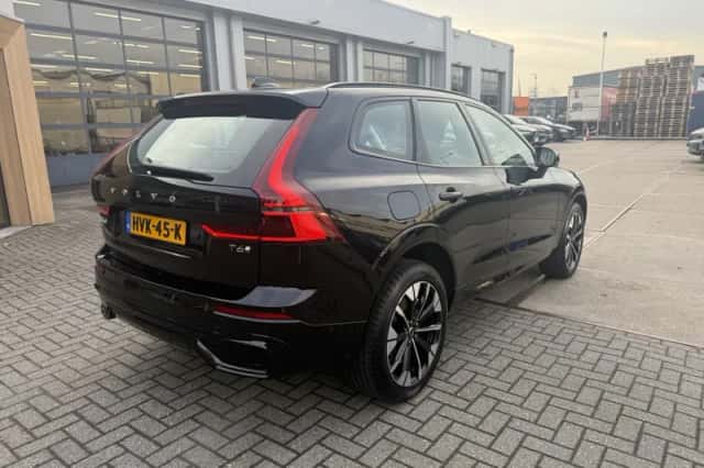 Volvo XC60 (2025) thumbnail 5