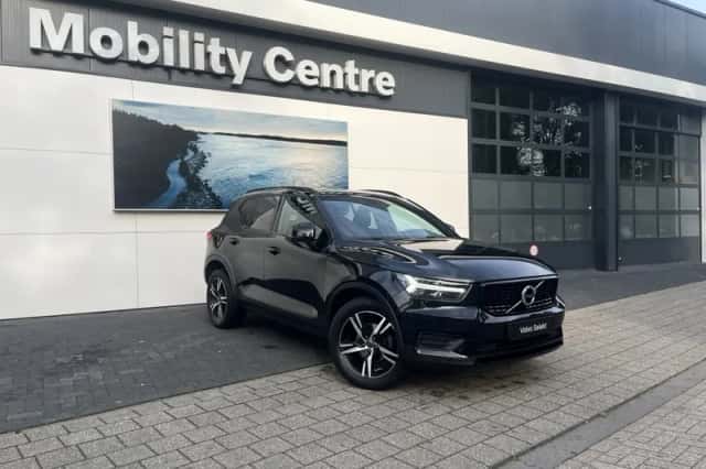 Volvo XC40 (2022) thumbnail 3