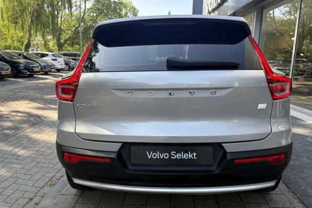 Volvo XC40 (2022) thumbnail 4