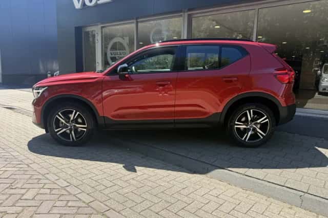 Volvo XC40 (2024) thumbnail 2