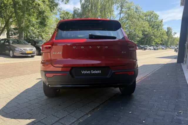 Volvo XC40 (2024) thumbnail 4