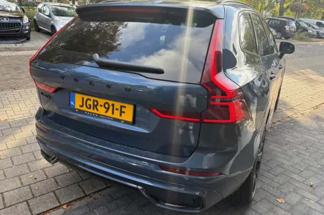 Volvo XC60 (2025) thumbnail 3