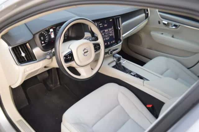 Volvo V90 (2017) thumbnail 2