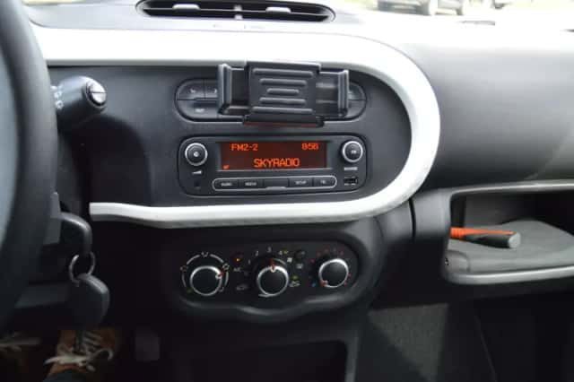 Renault Twingo (2015) thumbnail 3