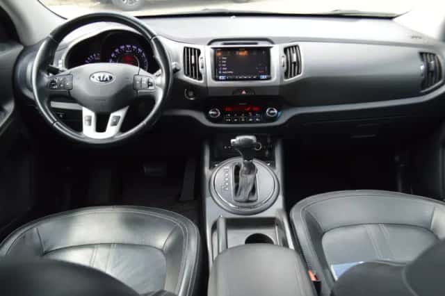 Kia Sportage (2013) thumbnail 2