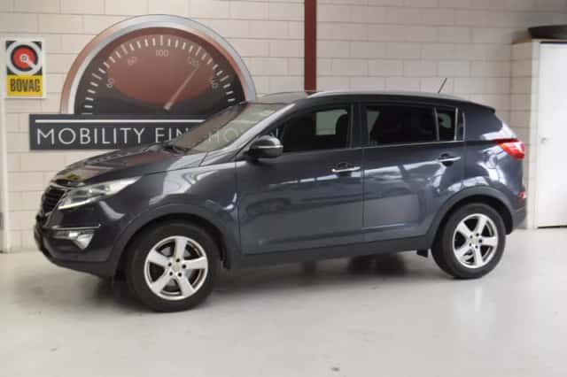 Kia Sportage (2013) thumbnail 3