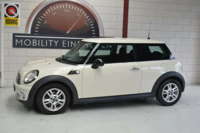 MINI One (2008) thumbnail 3
