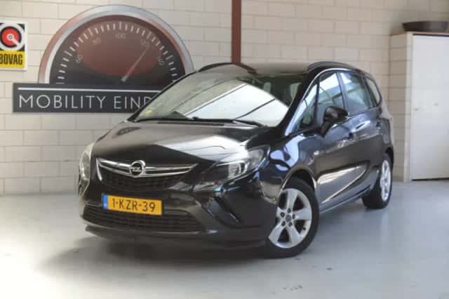 Opel Zafira (2013) thumbnail 4