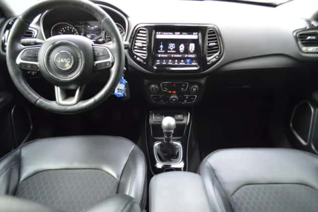 Jeep Compass (2019) thumbnail 2