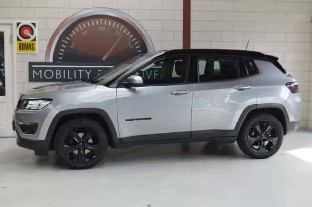 Jeep Compass (2019) thumbnail 3