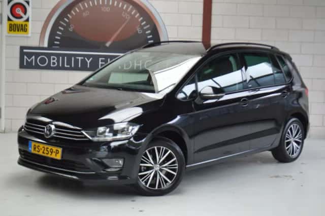 Volkswagen Golf Sportsvan (2016) thumbnail 4