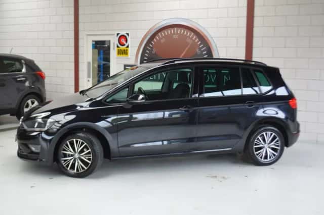 Volkswagen Golf Sportsvan (2016) thumbnail 5