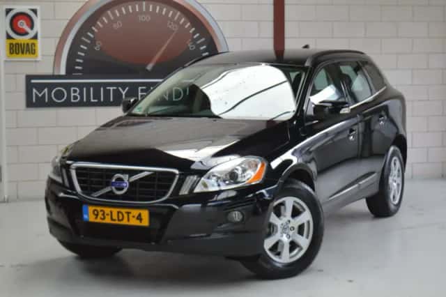 Volvo XC60 (2010) thumbnail 4